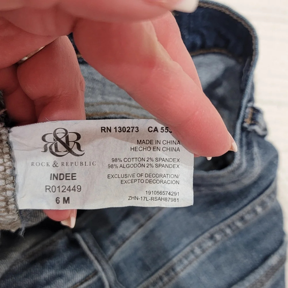 Rock & Republic Indee Distressed Jean Shorts Stretch Denim Size 6 - Picture 2 of 9